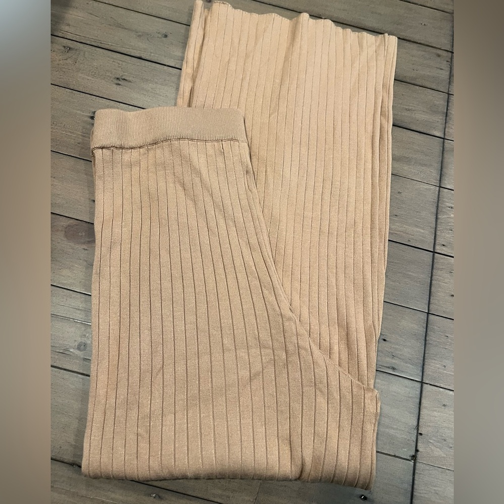 Love Tree camel colored ribbed wide leg high waisted pants size L